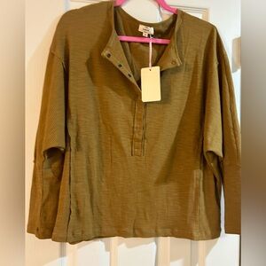 Entro Small Top NWT
